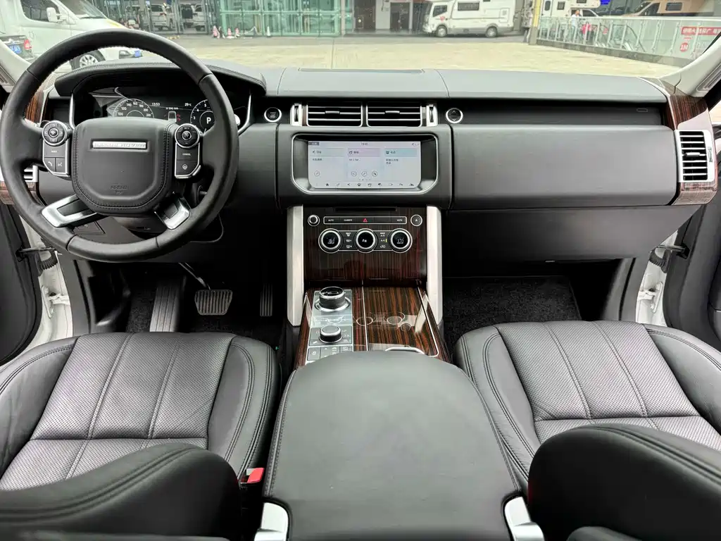 Land Rover Range Rover — миниатюра 8