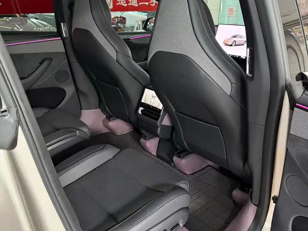 Tesla Model Y L — миниатюра 8