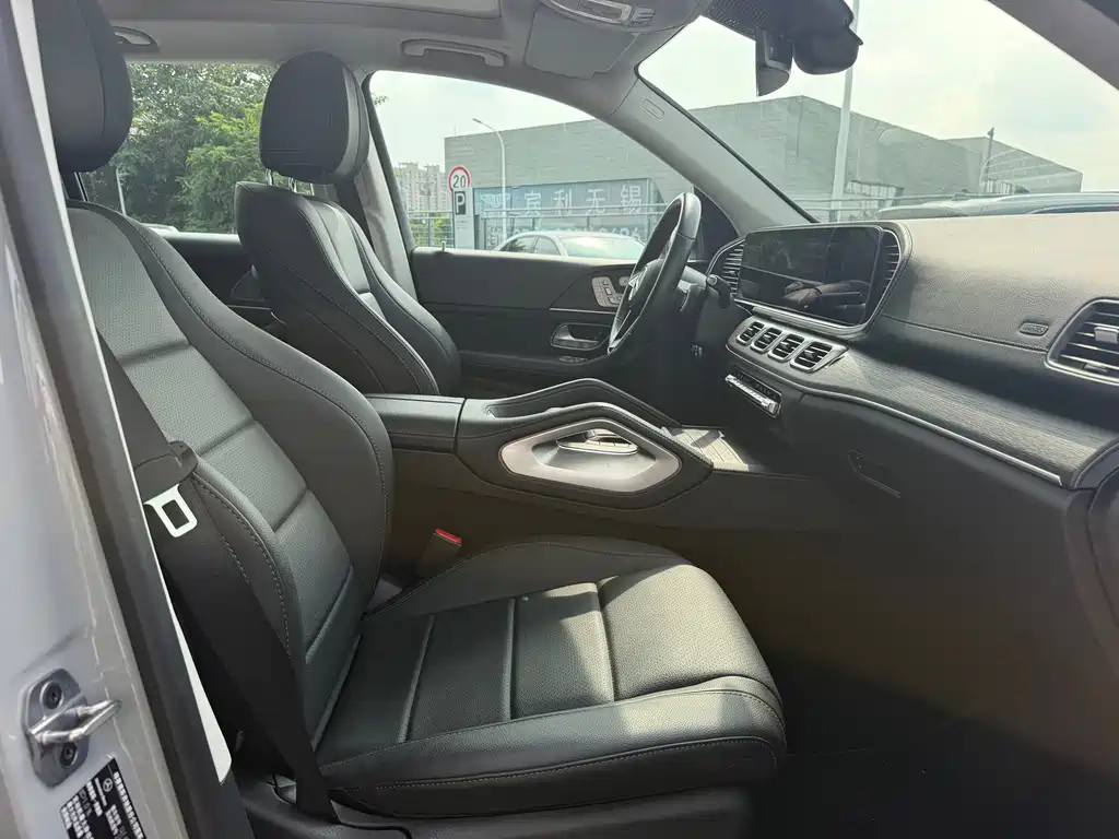 Mercedes-Benz GLE (Import) — миниатюра 10