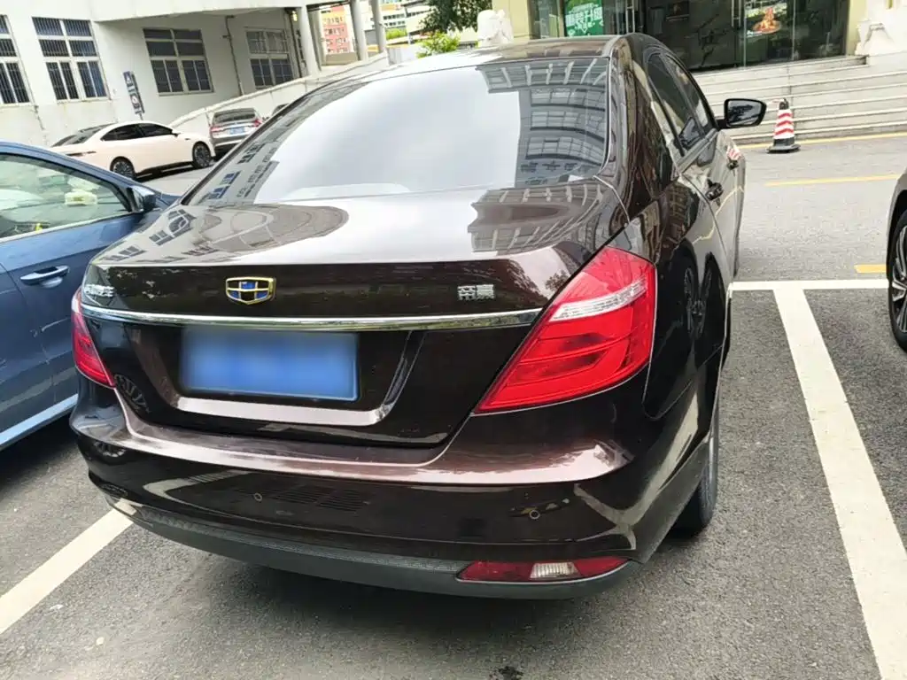 Geely Emgrand — миниатюра 6