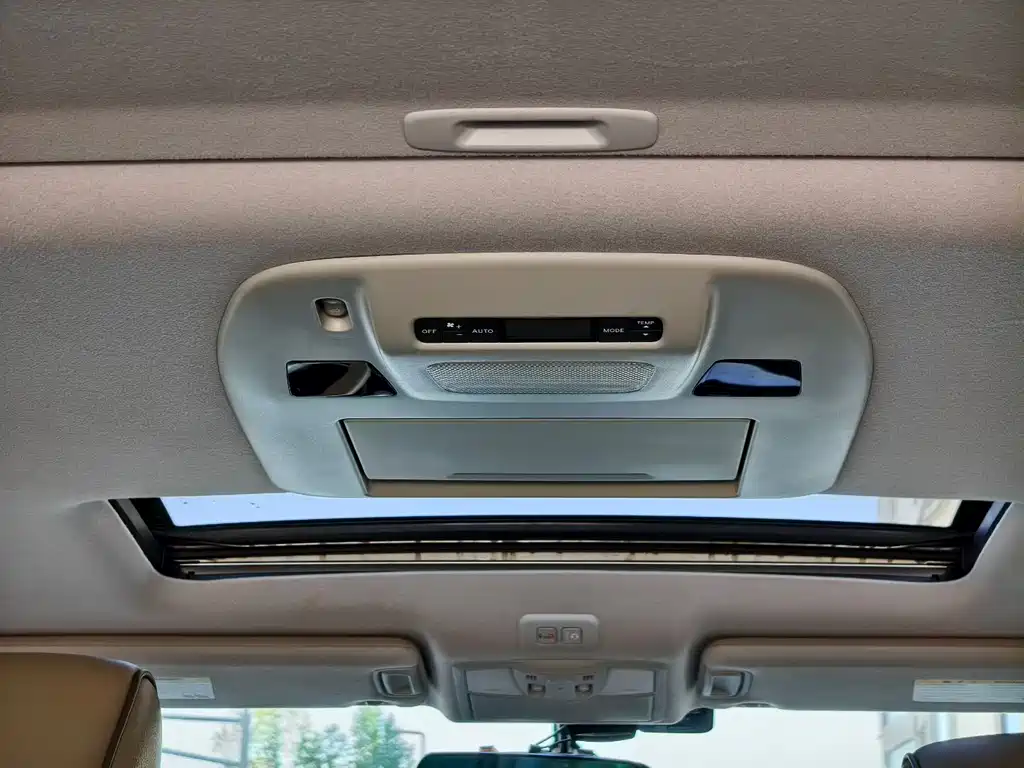 Nissan Quest — миниатюра 5
