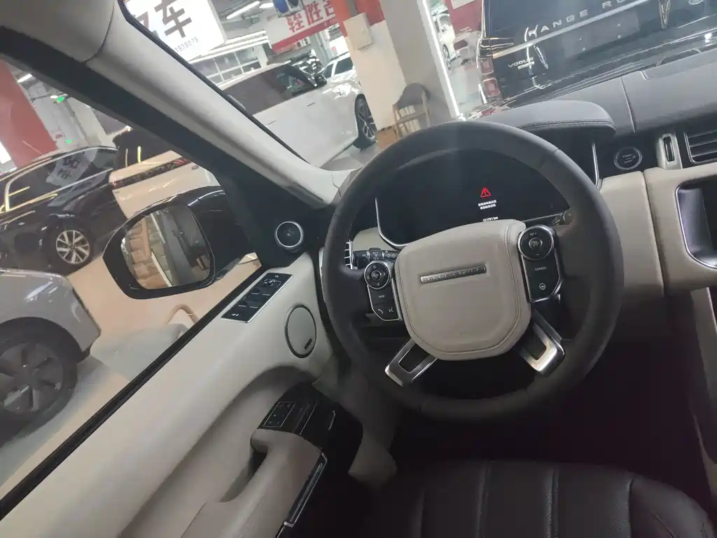 Land Rover Range Rover — миниатюра 5