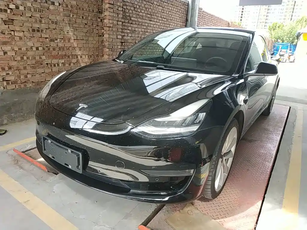 Tesla Model 3 — миниатюра 2