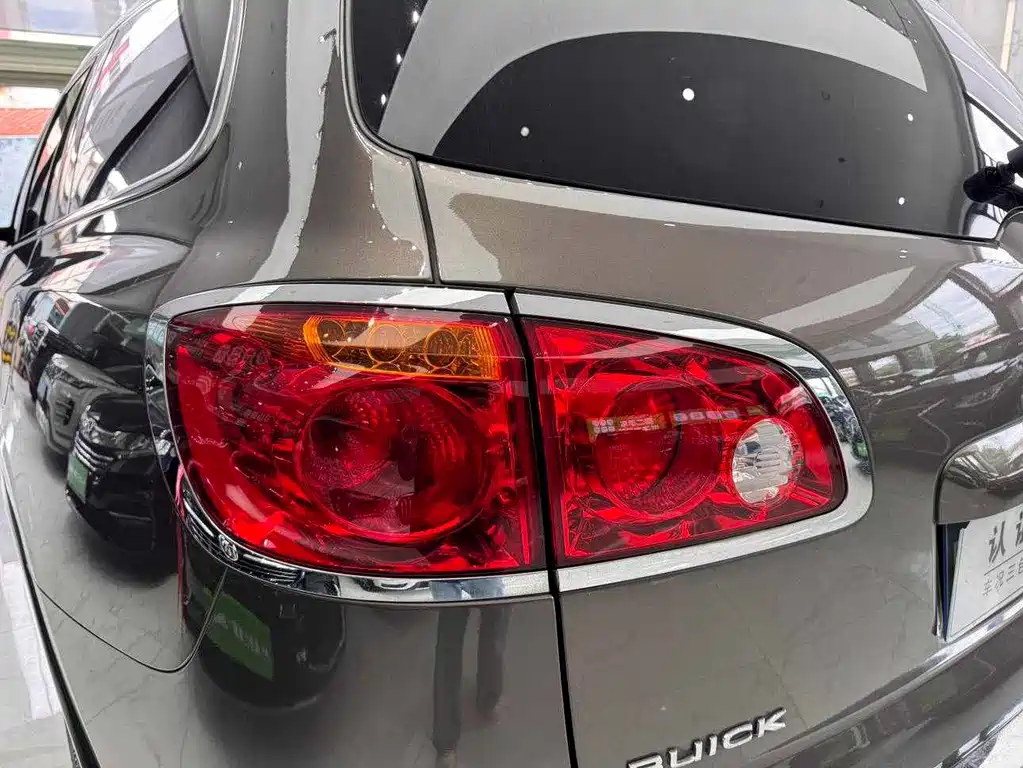 Buick Enclave — миниатюра 30