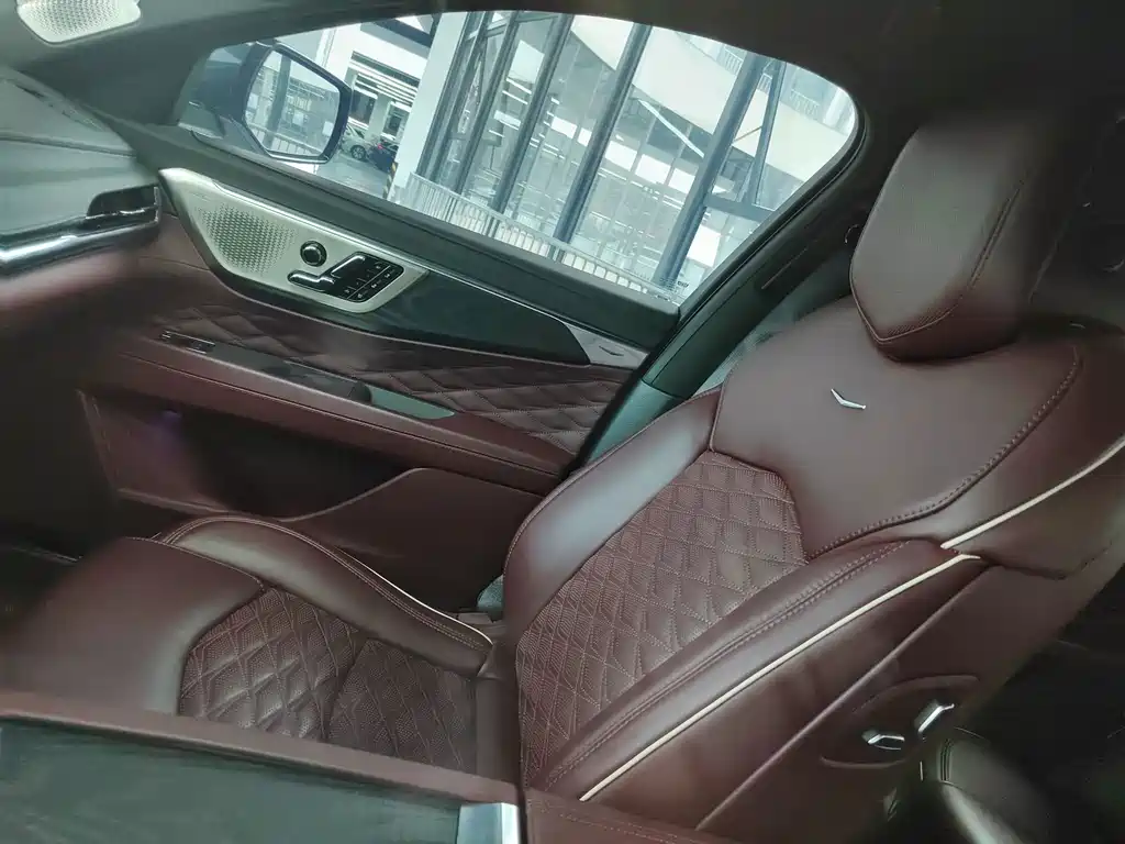 Cadillac CT6 — миниатюра 8