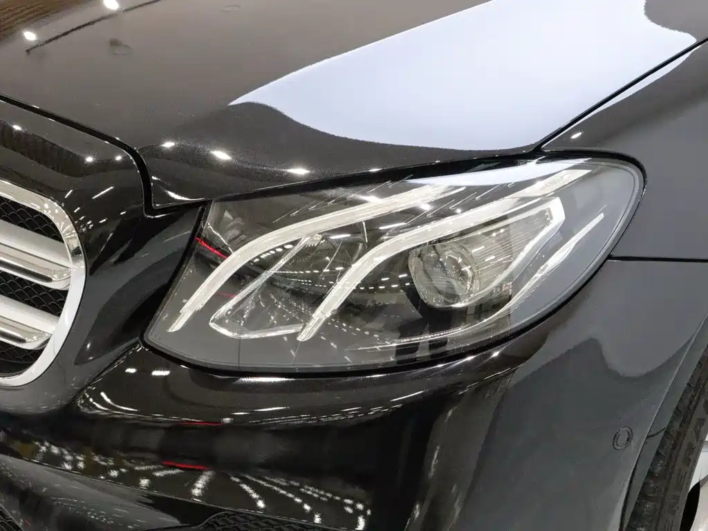 Mercedes-Benz E-Class — миниатюра 18