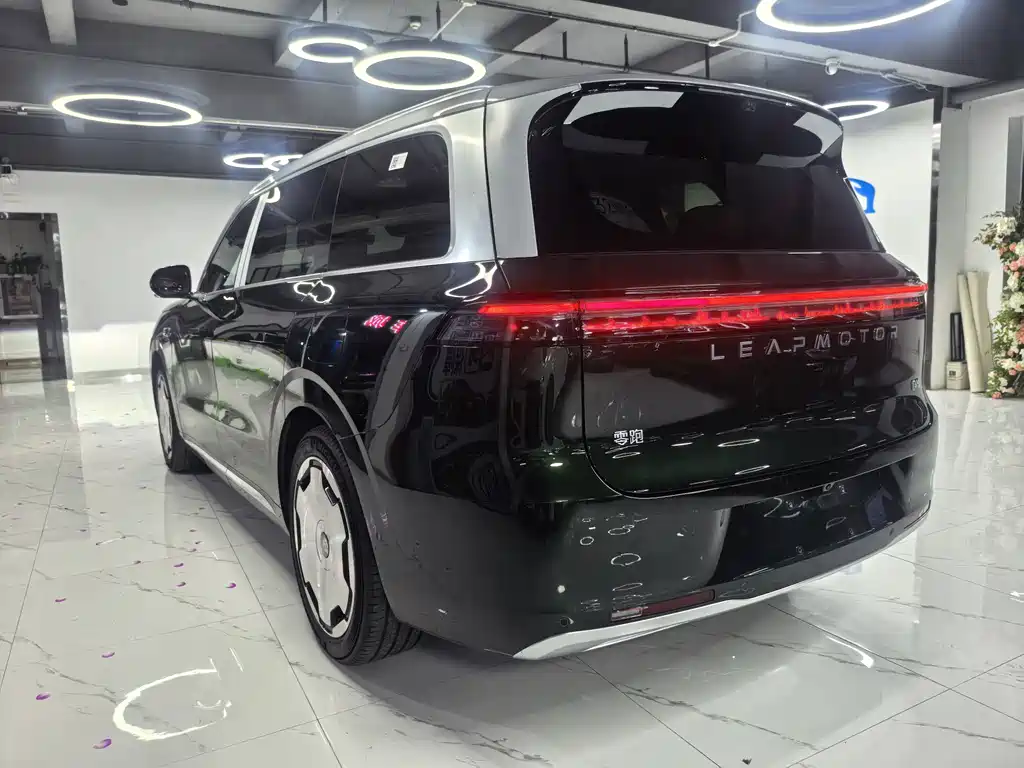 Leapmotor D19 2026 500 мест