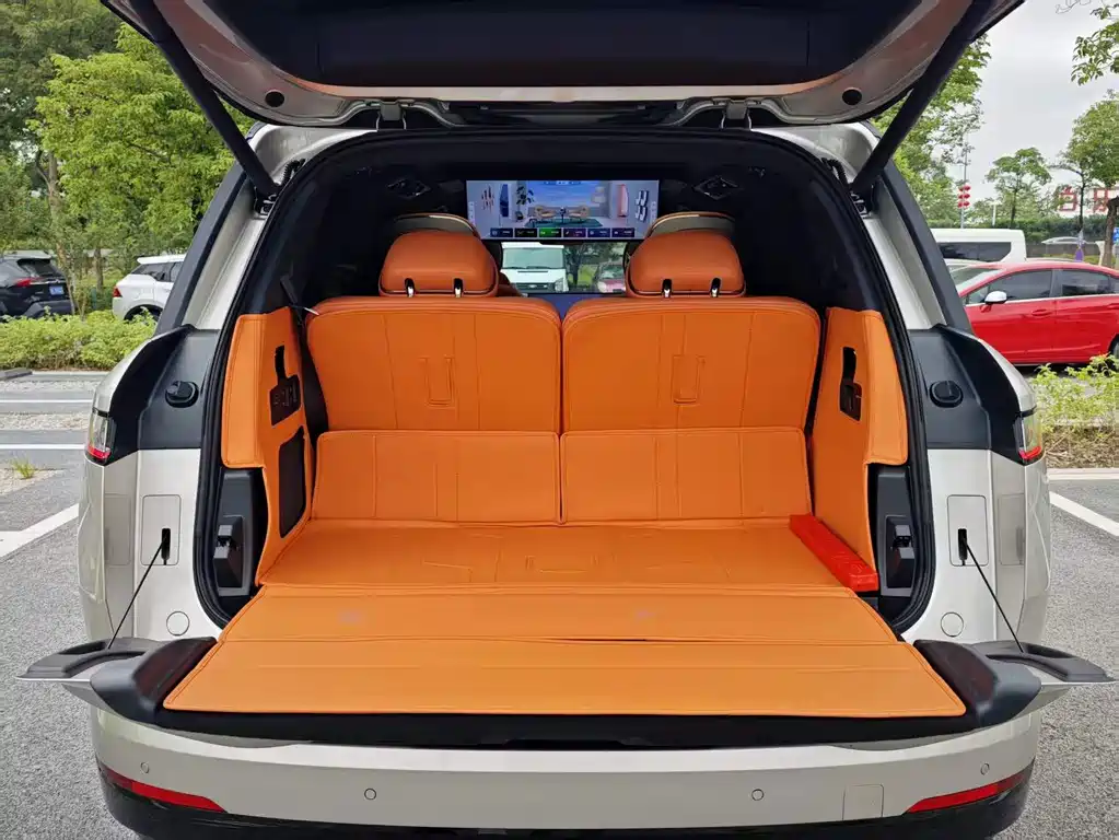 Lynk & Co 900 — миниатюра 29