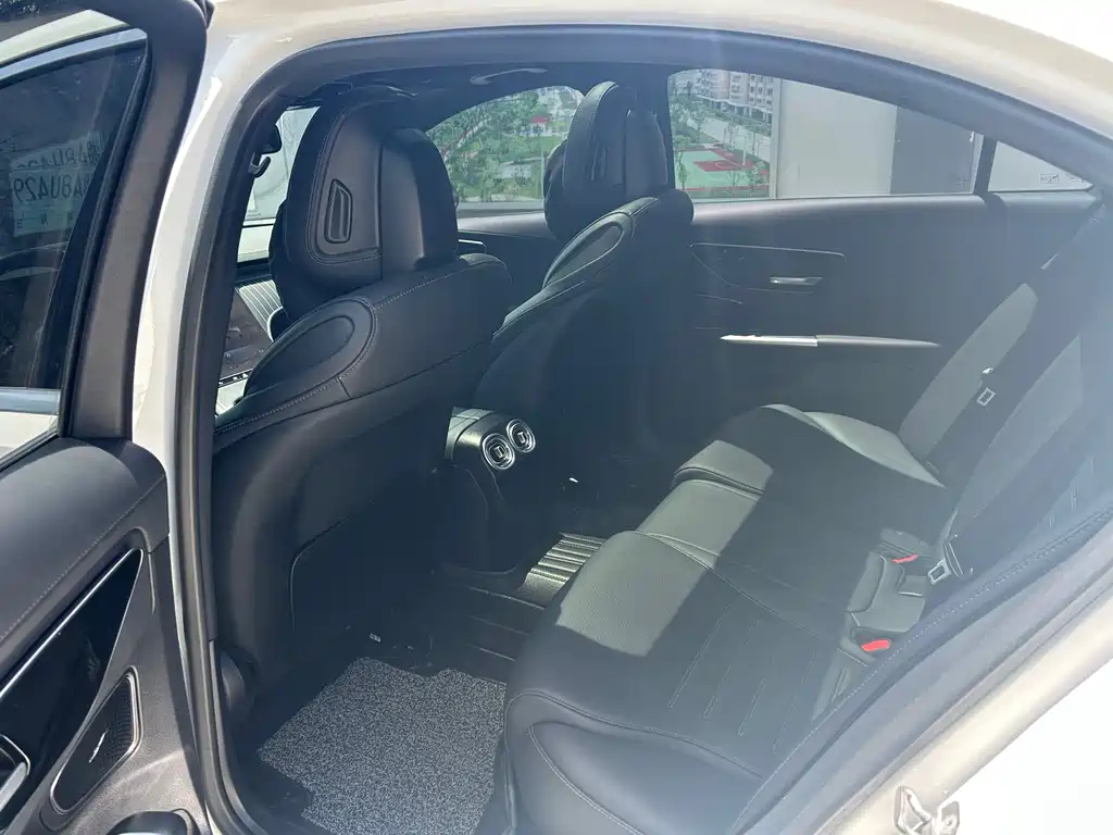 Mercedes-Benz C-Class — миниатюра 5
