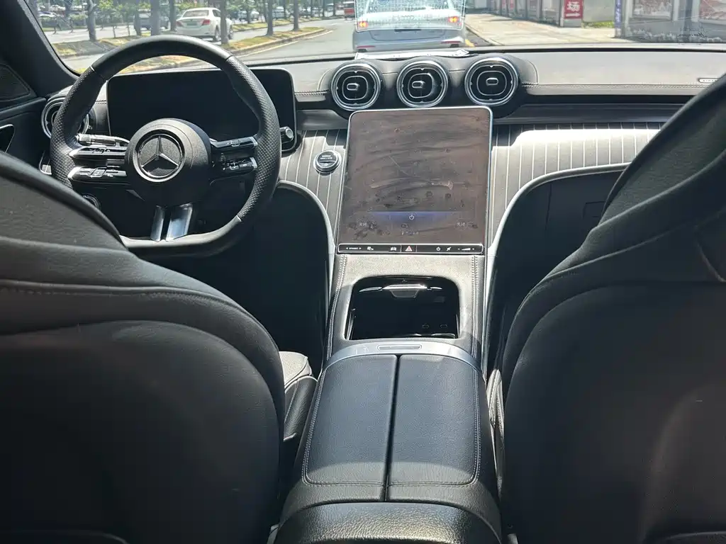 Mercedes-Benz C-Class — миниатюра 10
