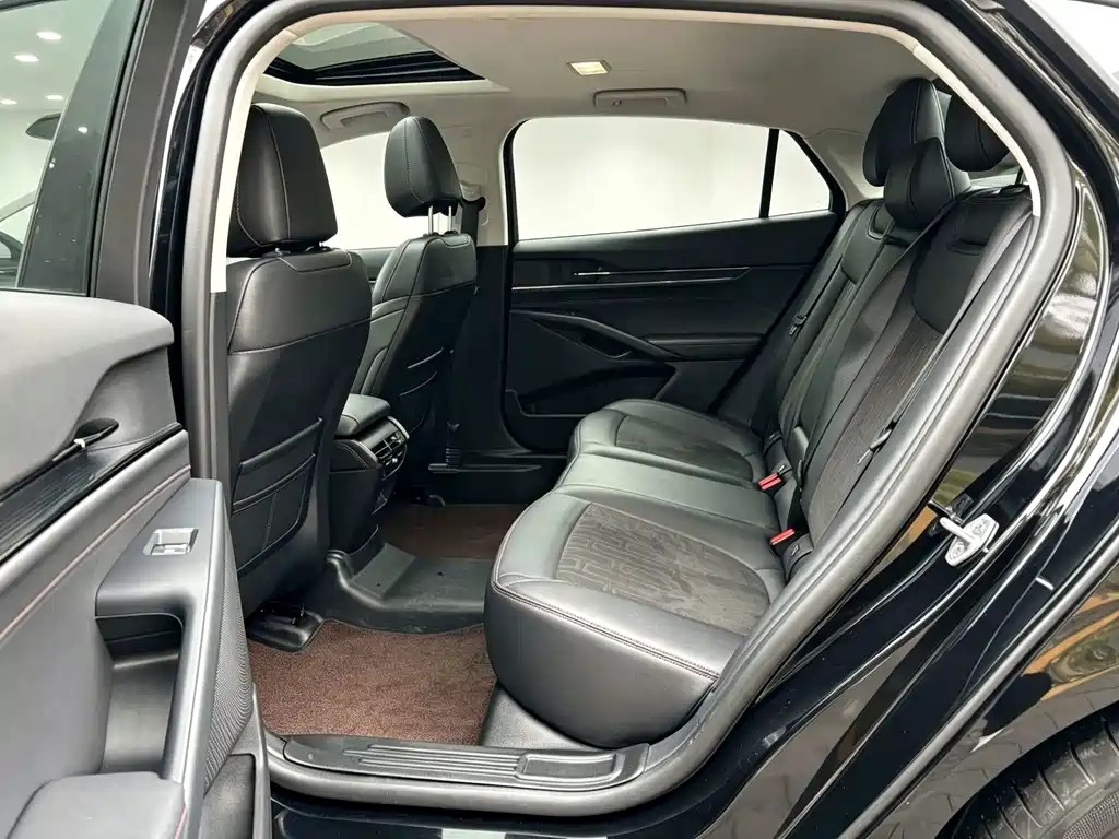 Ford Mondeo — миниатюра 6