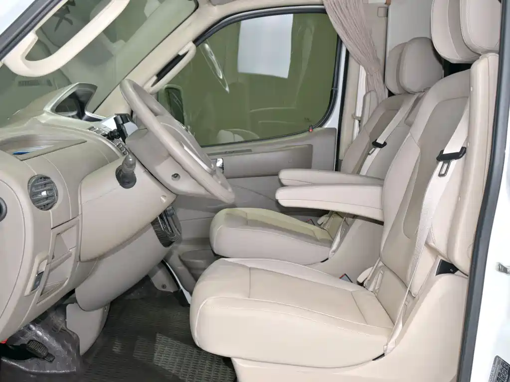 Maxus V80 2018 2.5T AMT Elite 5 мест