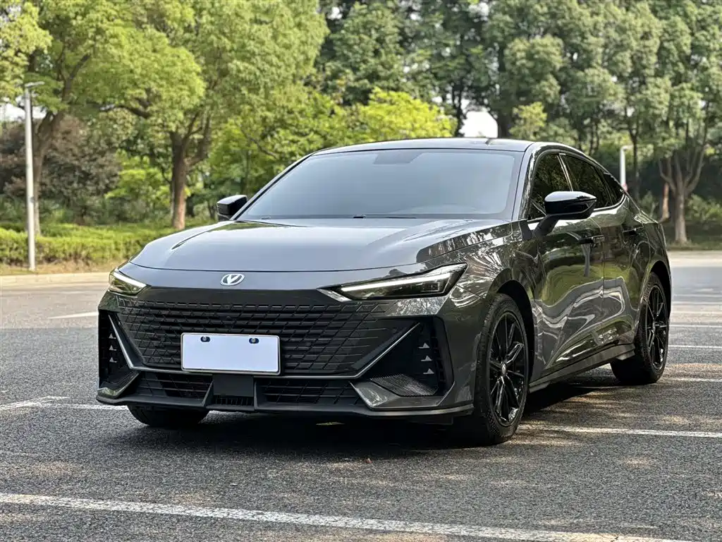 Changan UNI-V 2022 1.5T Luxury