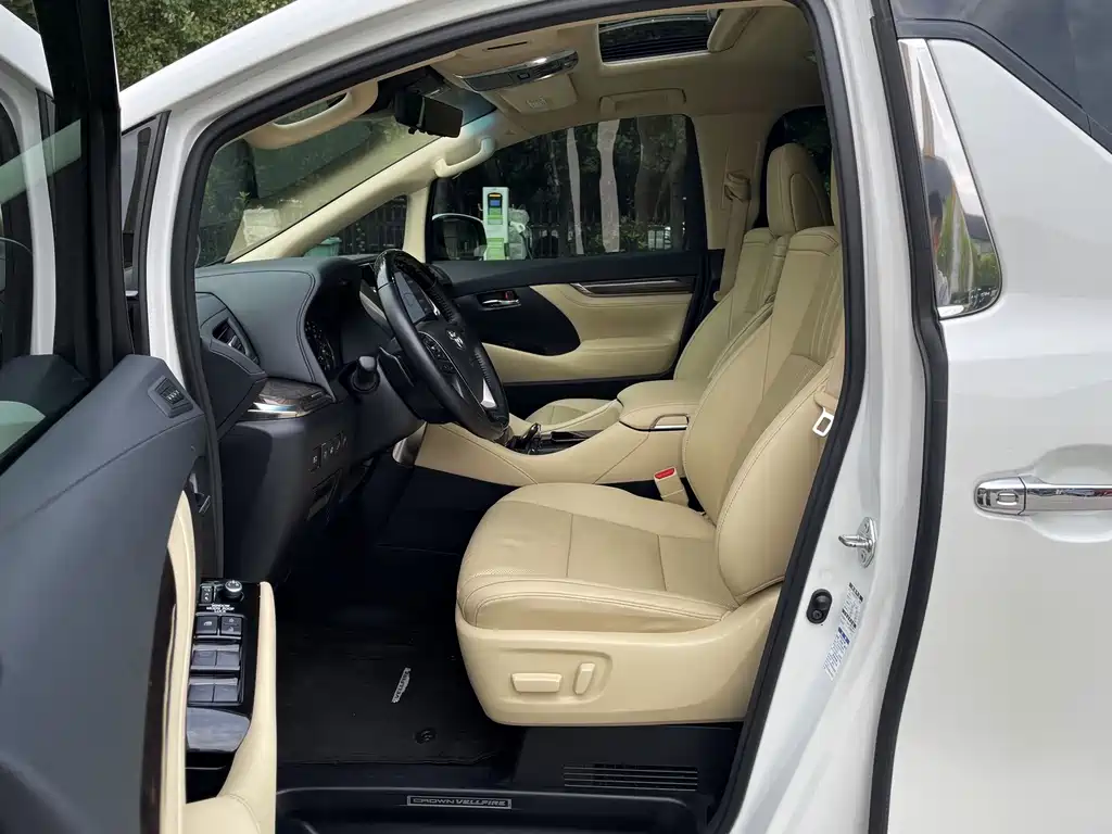Toyota Vellfire — миниатюра 9