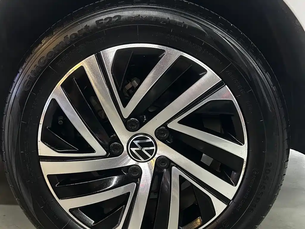 Volkswagen Lavida — миниатюра 10