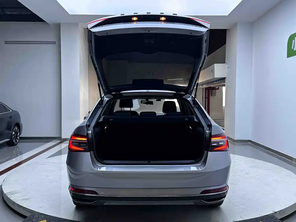 Skoda Superb — миниатюра 17