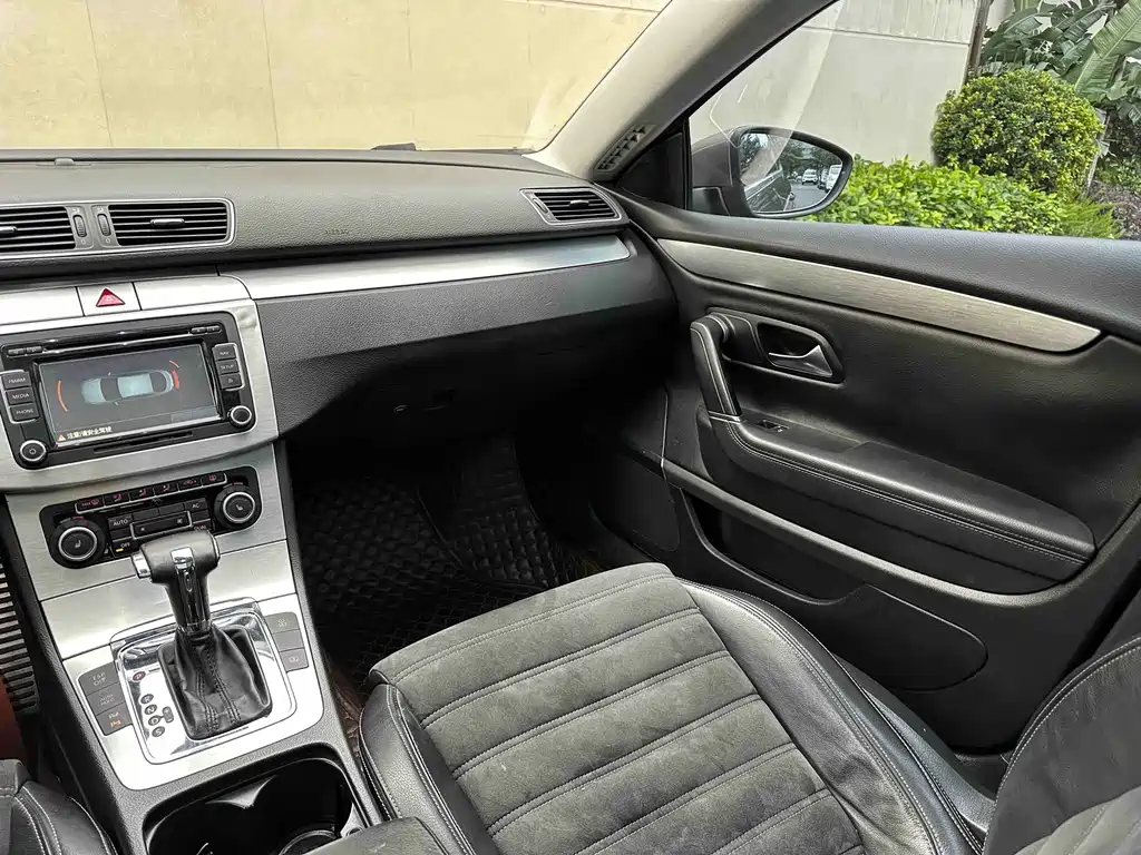 Volkswagen FAW - Passat CC CC 2011 2.0TSI