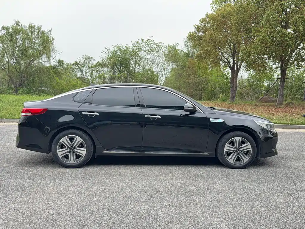 Kia K5 New Energy — миниатюра 4