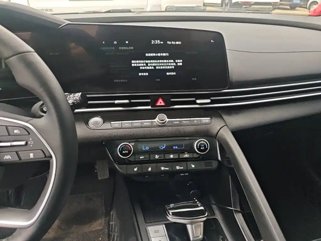 Hyundai Elantra — миниатюра 13