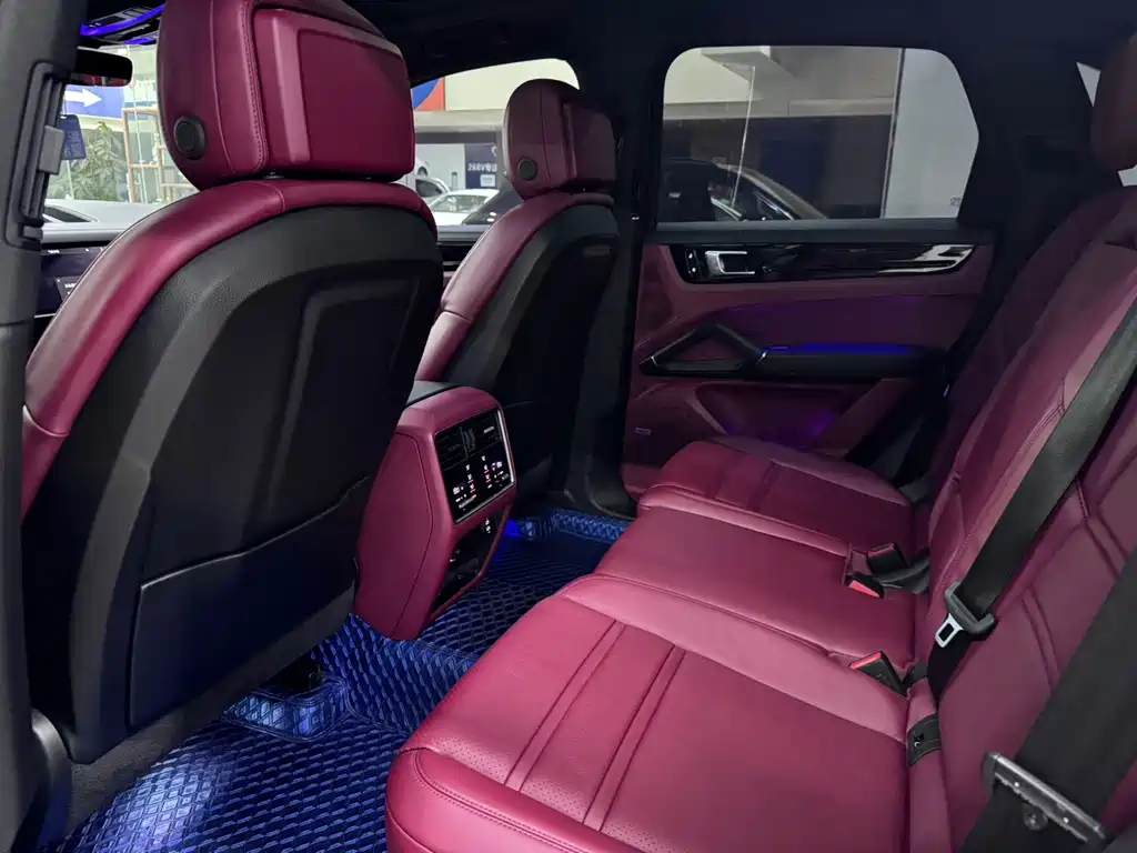 Porsche Cayenne — миниатюра 9