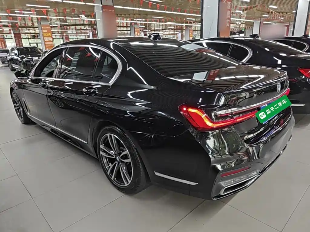 BMW 7 Series — миниатюра 5