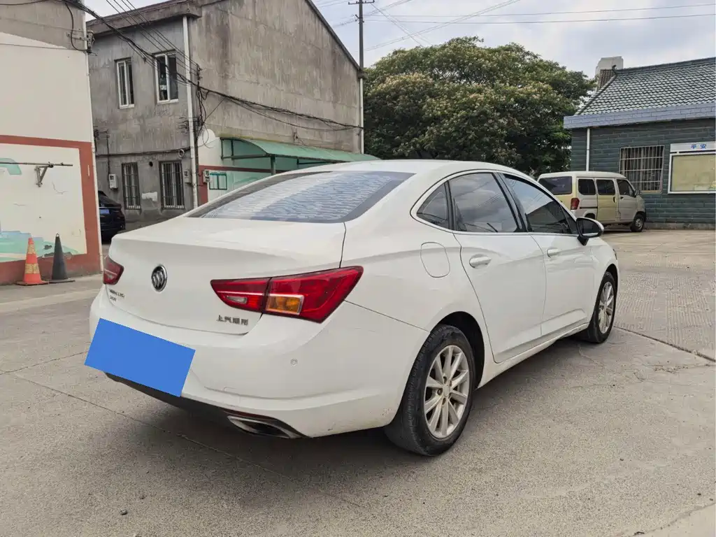 Buick Verano — миниатюра 10