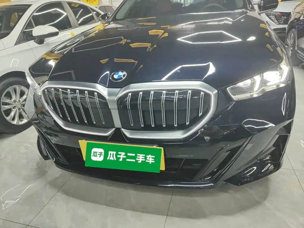 BMW 5 Series — миниатюра 3