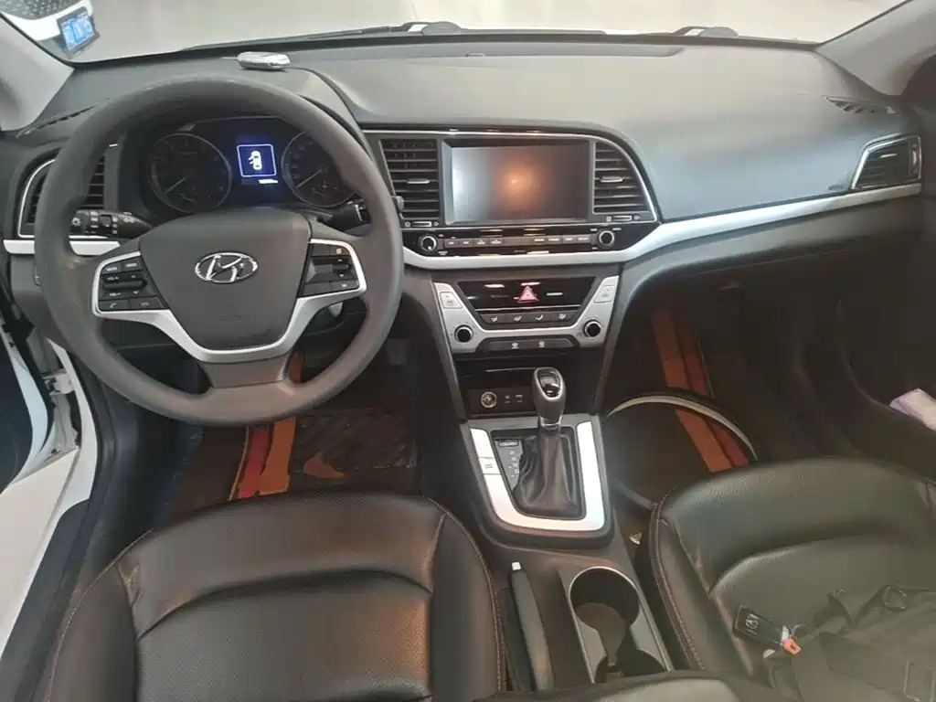 Hyundai Elantra — миниатюра 16