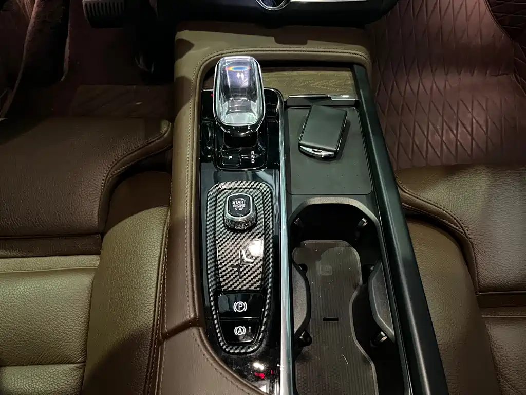 Volvo S90 — миниатюра 12