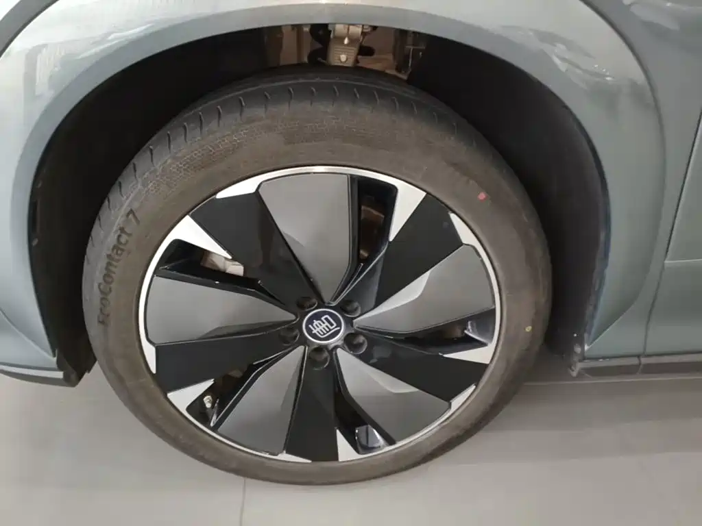 BYD Tang L — миниатюра 23