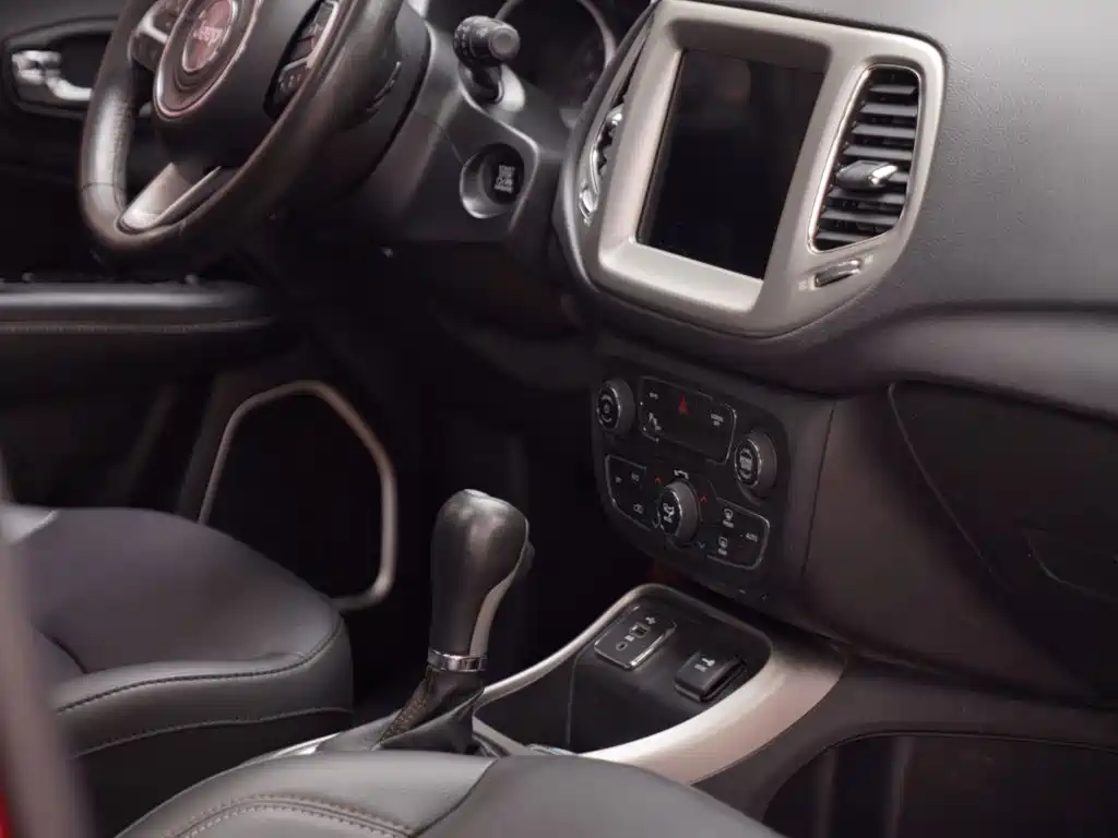 Jeep Compass — миниатюра 6