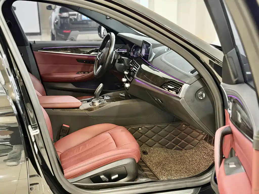 BMW 5 Series — миниатюра 5