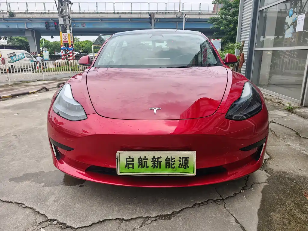 Tesla Model 3 — миниатюра 2
