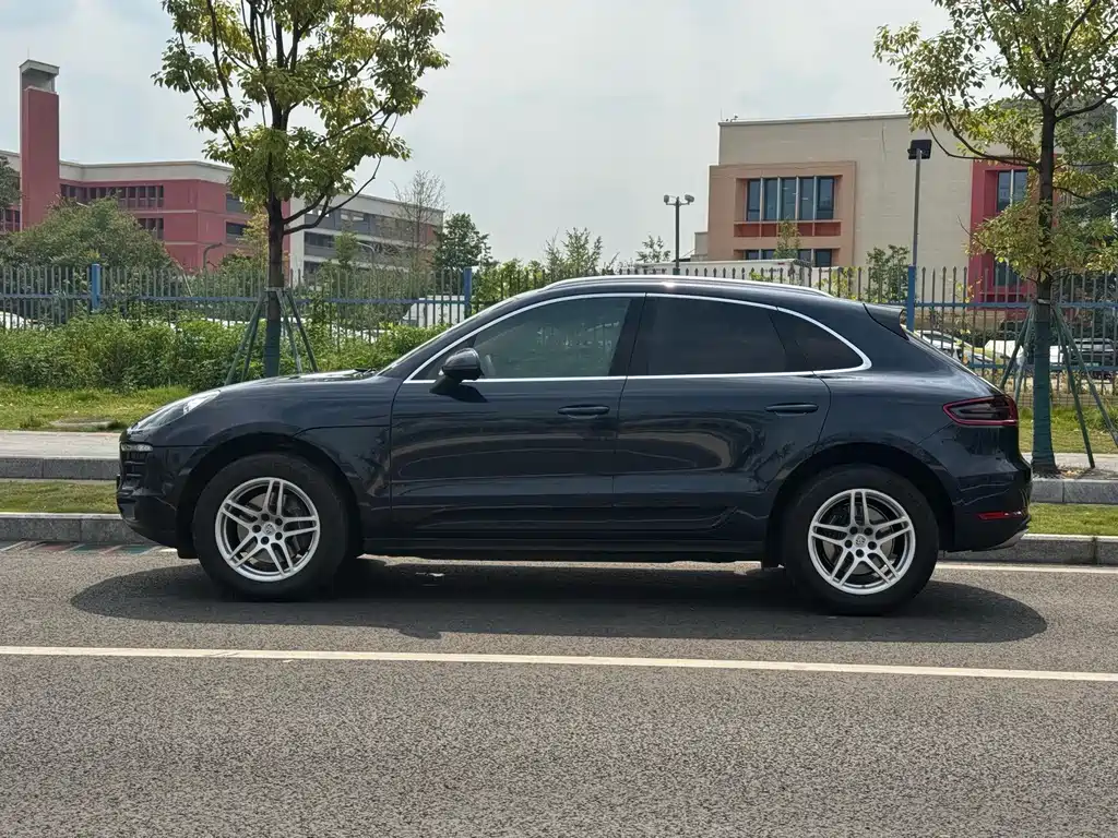 Porsche Macan — миниатюра 17