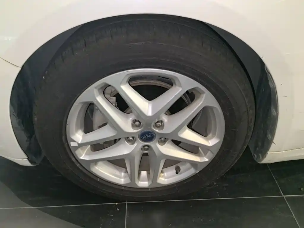 Ford Mondeo — миниатюра 23