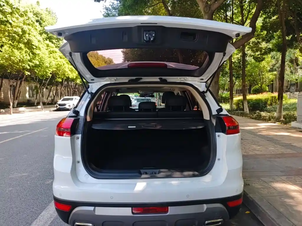 Geely Boyue — миниатюра 15