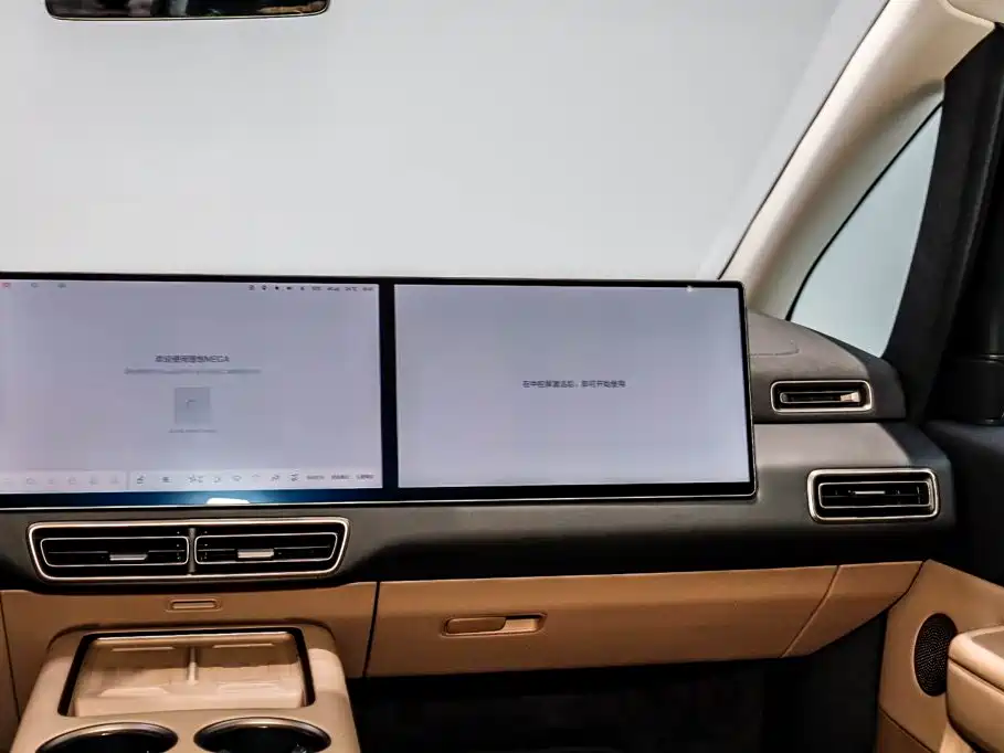 Li Auto Li MEGA — миниатюра 26