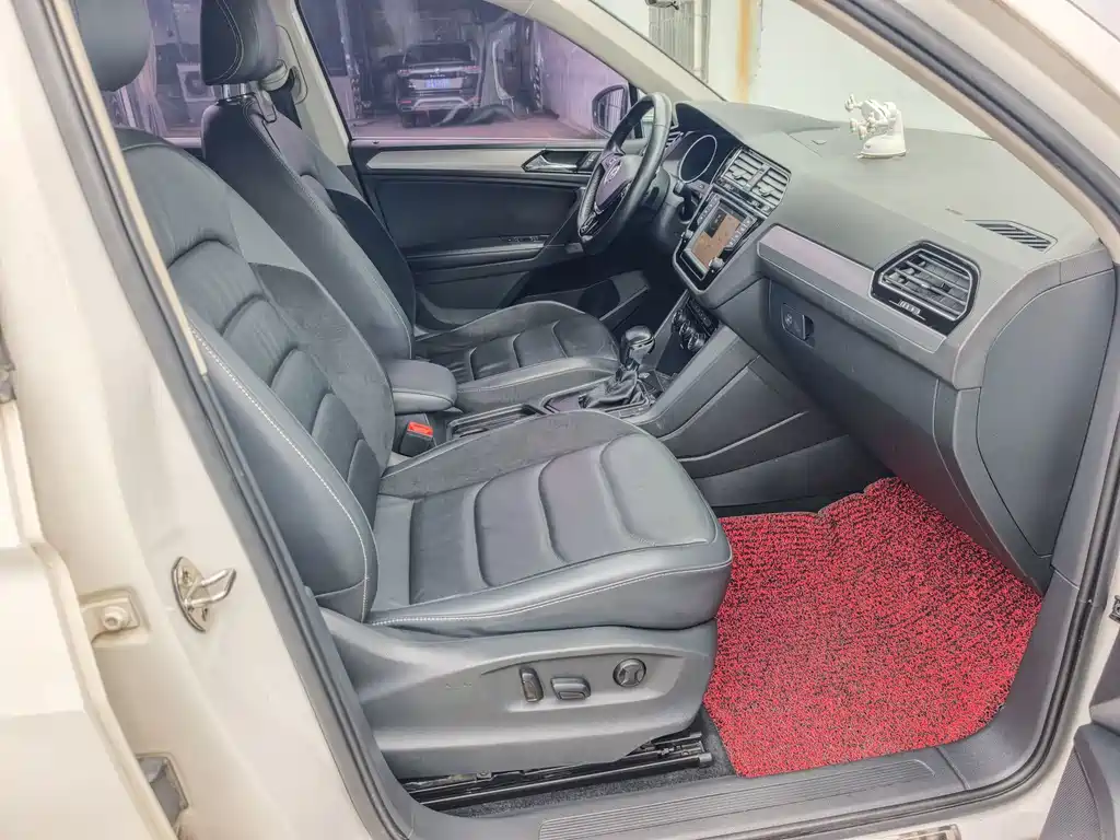 Volkswagen Tiguan L — миниатюра 20
