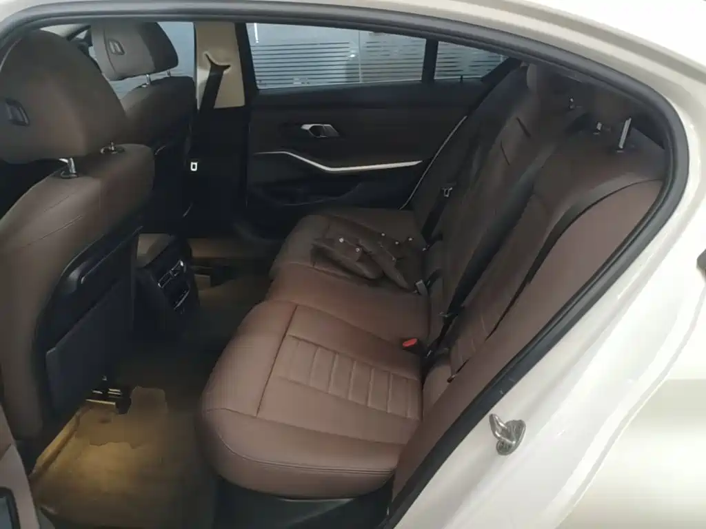 BMW 3 Series — миниатюра 17