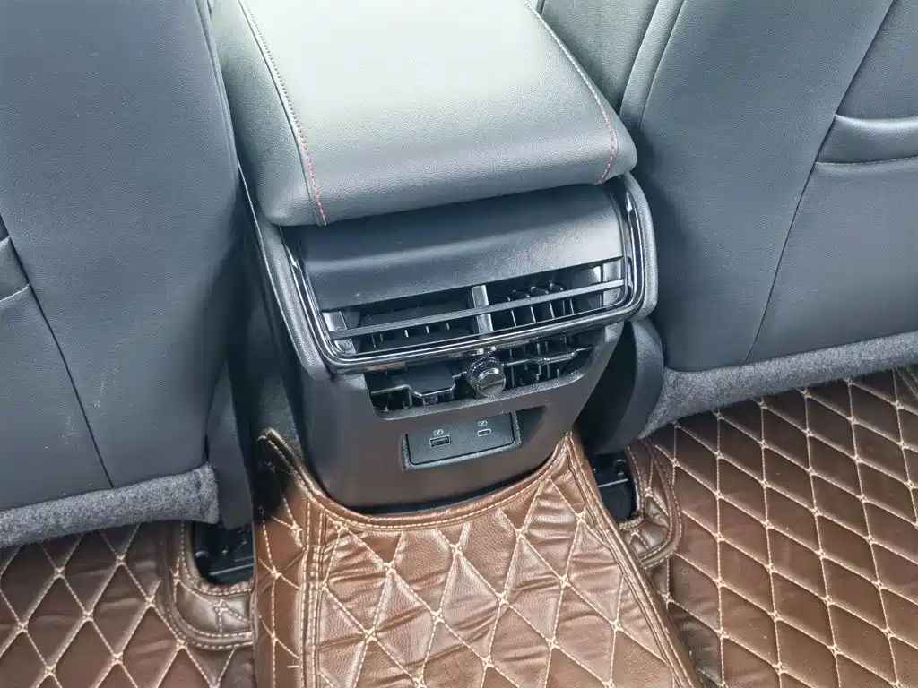 Ford Mondeo — миниатюра 30