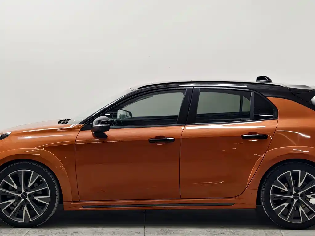 Lynk & Co 02 Hatchback — миниатюра 8
