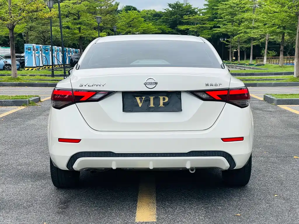 Nissan Sylphy — миниатюра 5