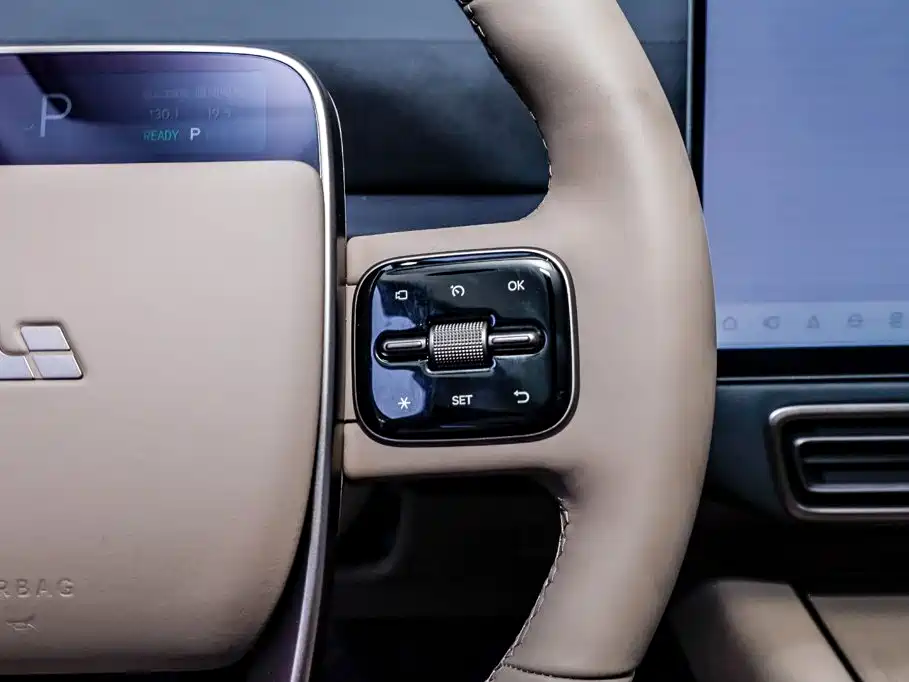 Li Auto Li MEGA — миниатюра 16