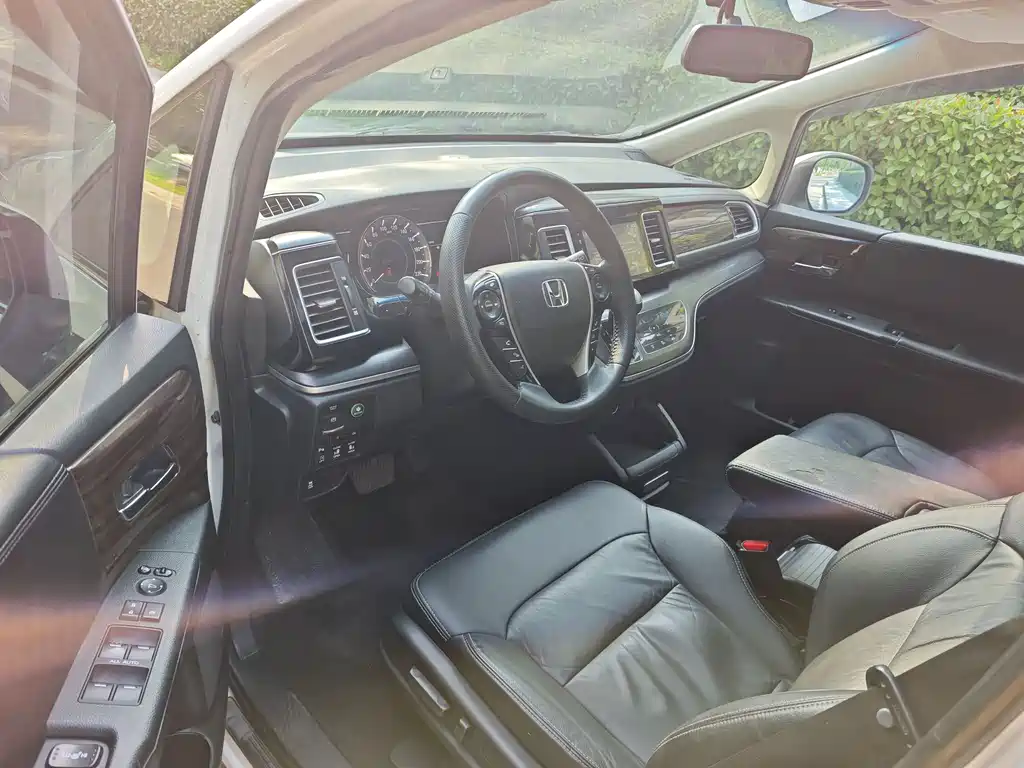 Honda Elysion 2016 2.4L Luxury