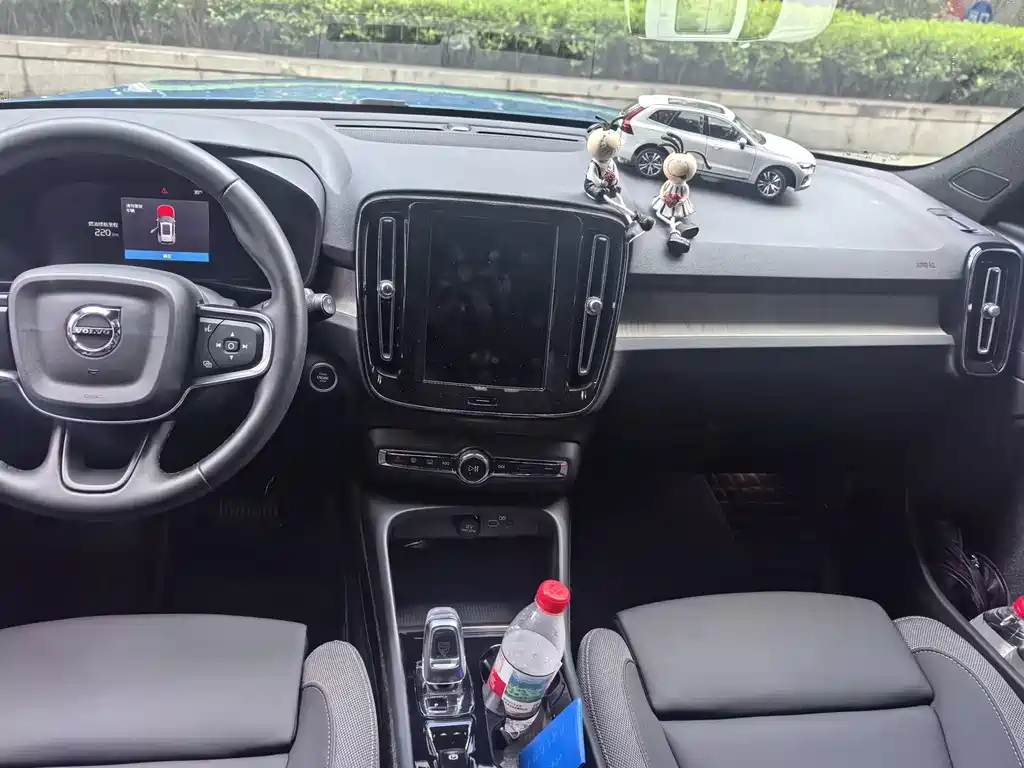 Volvo XC40 — миниатюра 8