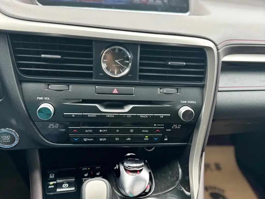 Lexus RX — миниатюра 11