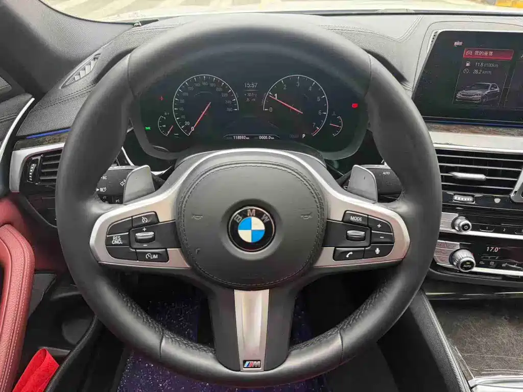 BMW 5 Series — миниатюра 15