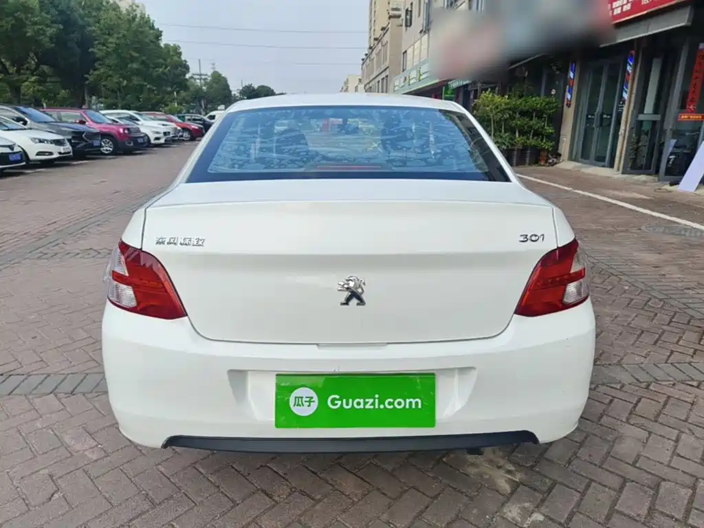 Peugeot 301 2014 1.6L MT Comfort