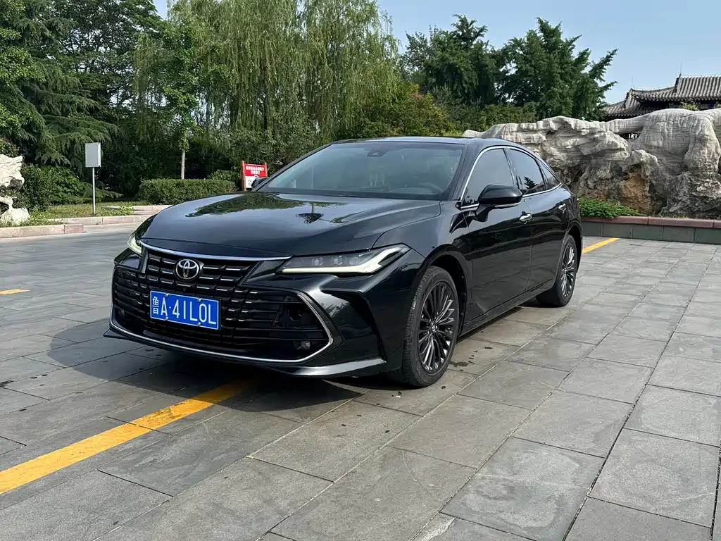 Купить Toyota Avalon
