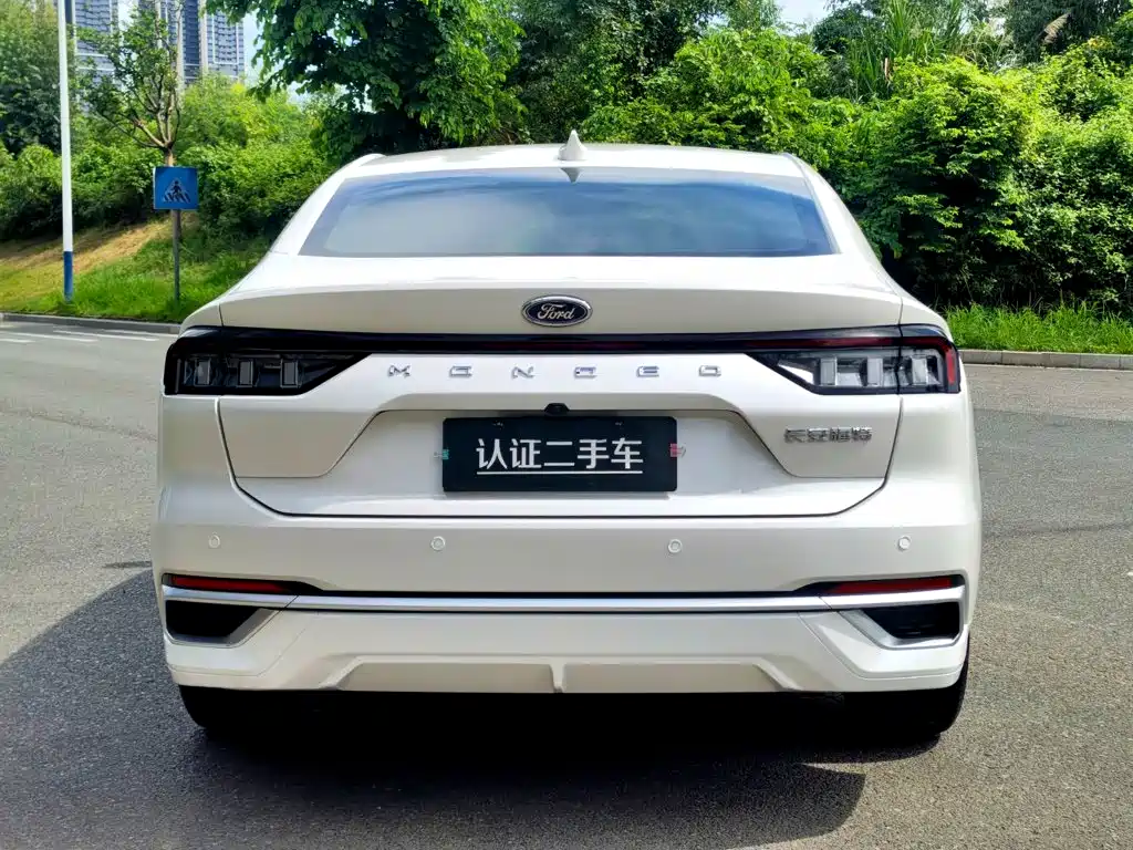 Ford Mondeo — миниатюра 6